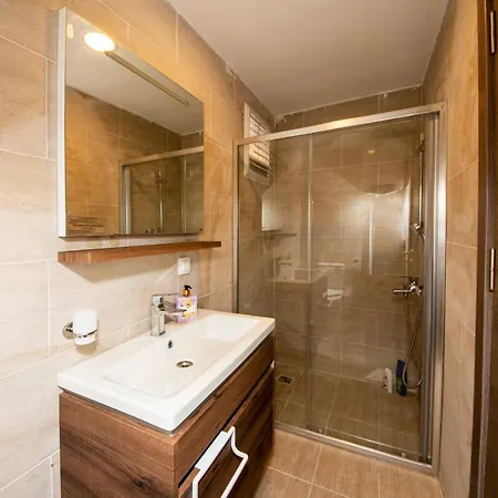 Charming House With Shared Pool In Milas Вилла