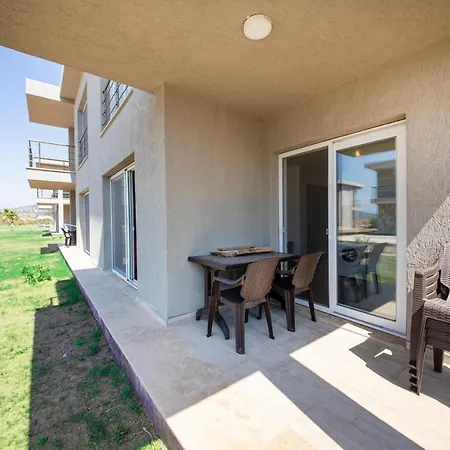 Charming House With Shared Pool In Milas Вилла
